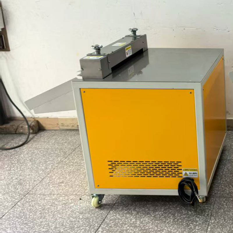 R-S-1000 Mini Crinkle Paper Shredder