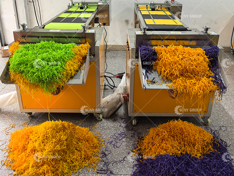 Crinkle paper shredder with adjustable settings
