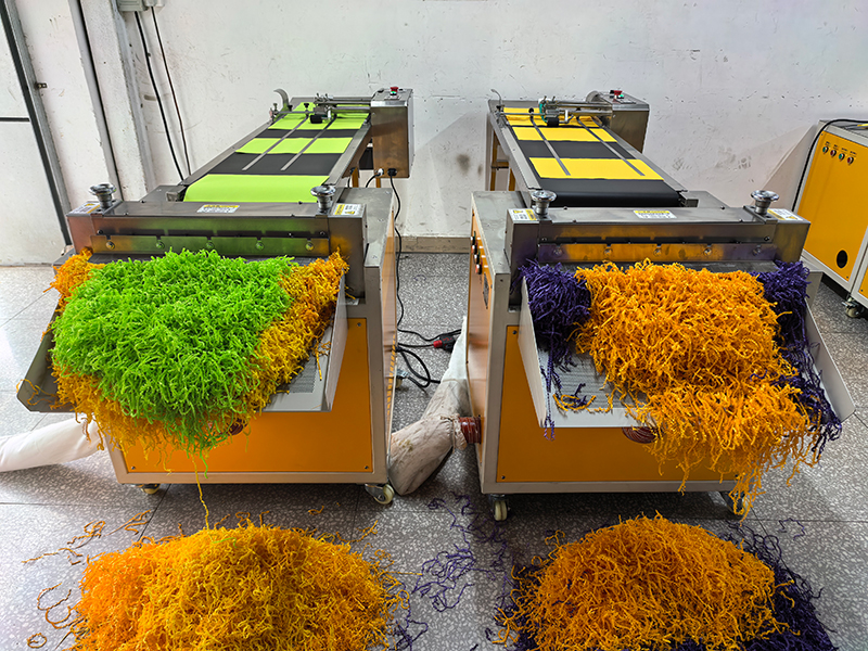 Crinkle paper shredder for eco-friendly packaging